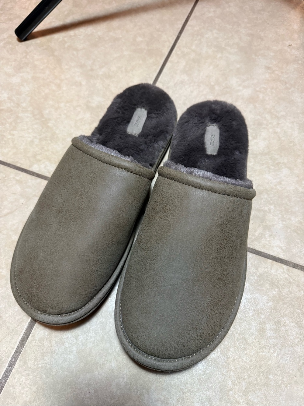 Skims men’s slippers